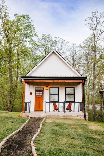 Jasper House | Chic 2br Cabin D By Mhm Luxury Properties