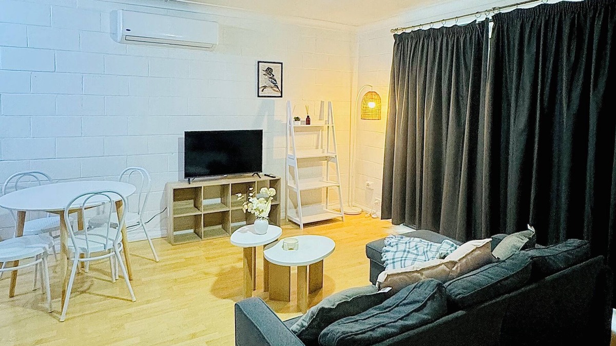 South Albury Apartment | Chic 2BR South Side Getaway Near Albury CBD