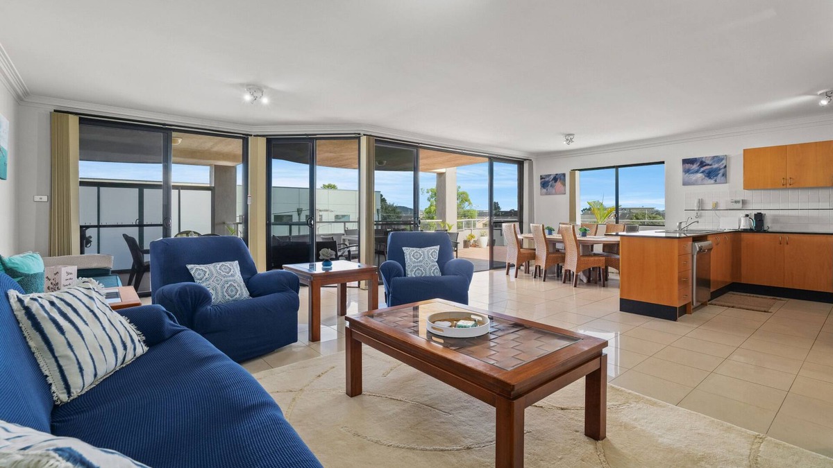Umina Beach Apartment | Chic 3-Bed Apartment in the Heart of Umina Beach