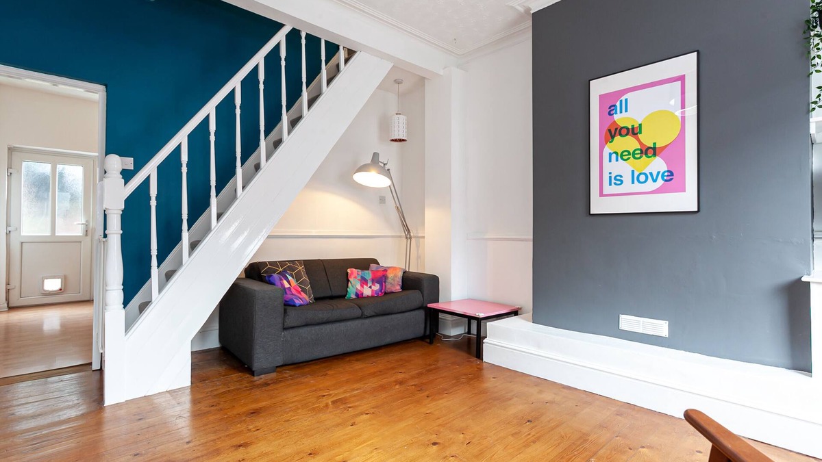 Offerton House | Chic 3 Bed House w/backyard - 9 mins from Manchester Centre