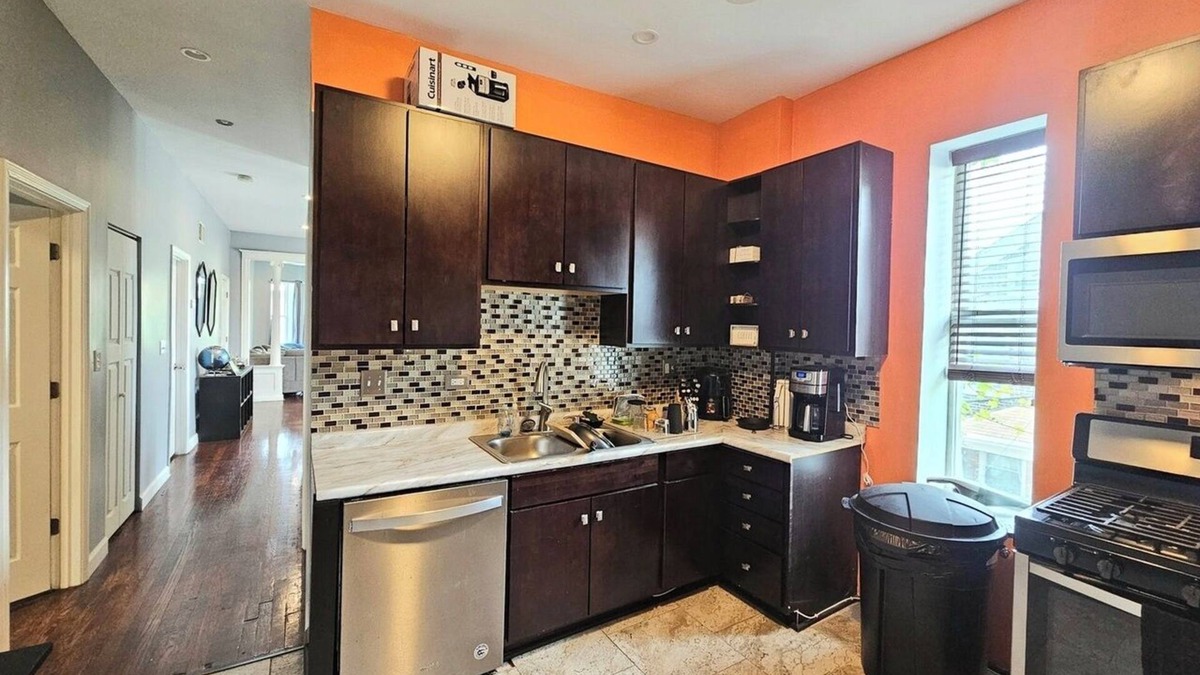 South Shore Apartment | Chic 3-bedroom corporate apartment with WiFi, AC in lovely Chicago.