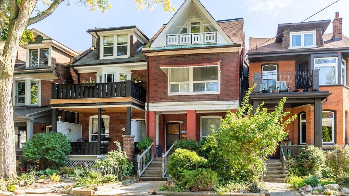 Parkdale Apartment | Chic 3BR apartment in Queen West, Downtown Toronto