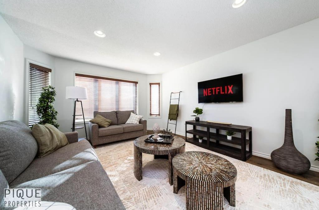 Jasper Place Apartment | Chic 3BR Modern Home - Wi-Fi - Netflix - Sleeps 8!