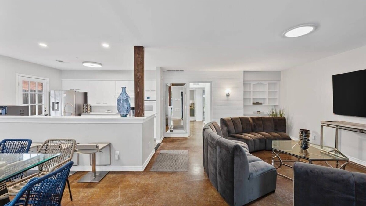 Park Cities House | Chic 3BR University Park Home
