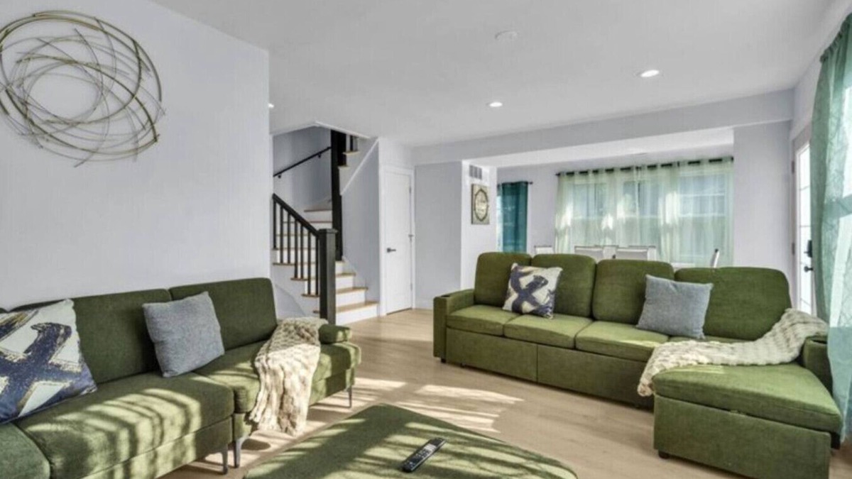 Channel Lake House | Chic 4BR Lakefront Canal Escape