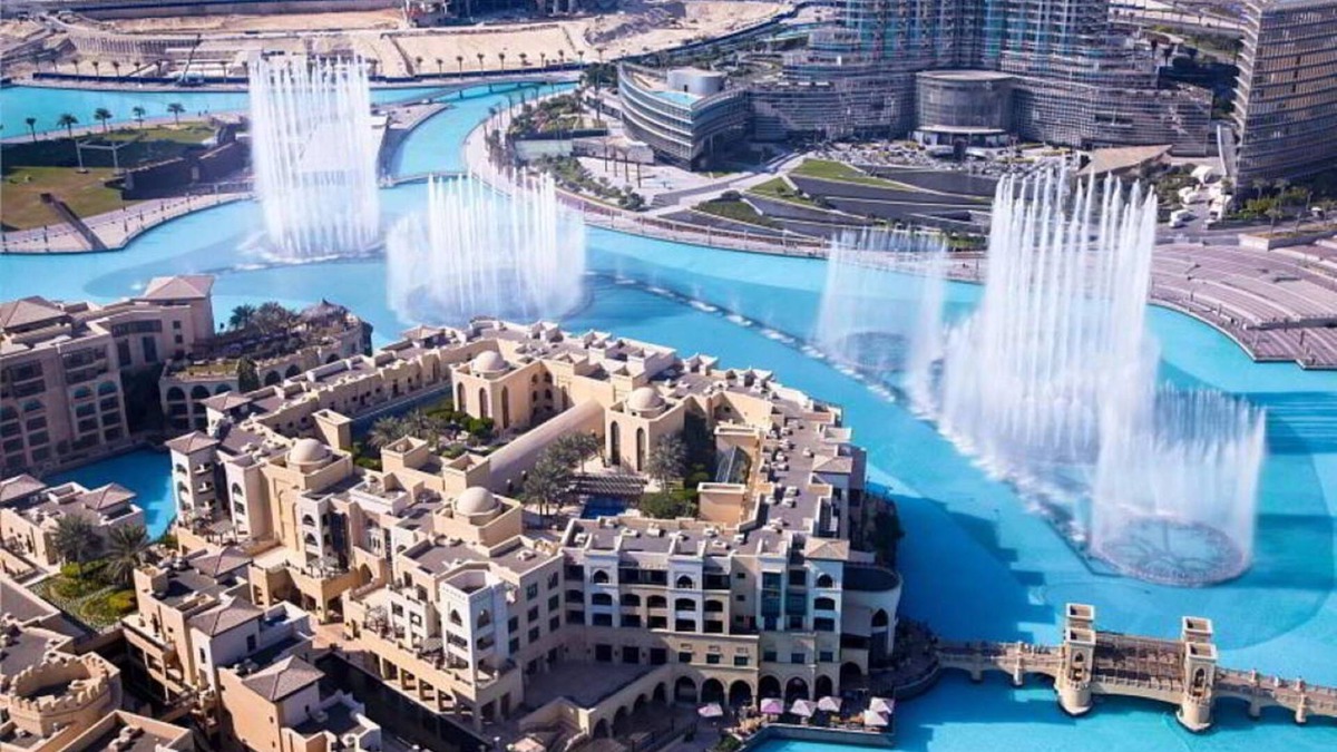 Palm Jumeirah Villa | Chic 6BR Villa at Palm Jumeirah Dubai