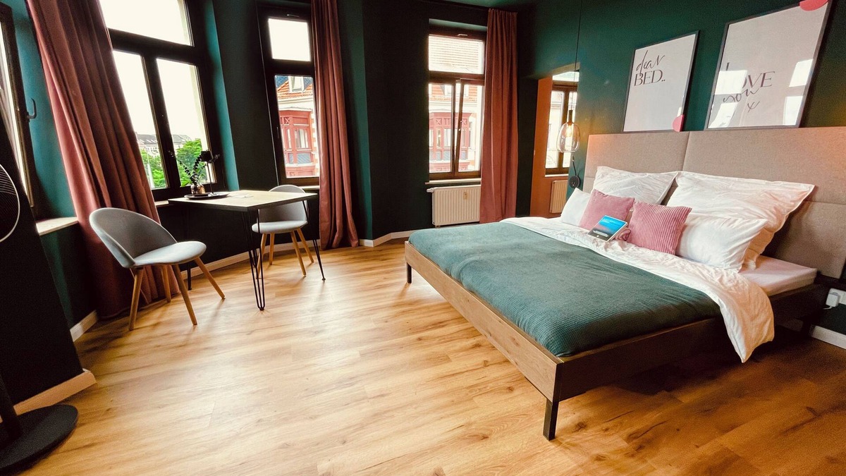 Reudnitz-Thonberg Apartment | Chic and central apartment in an old building