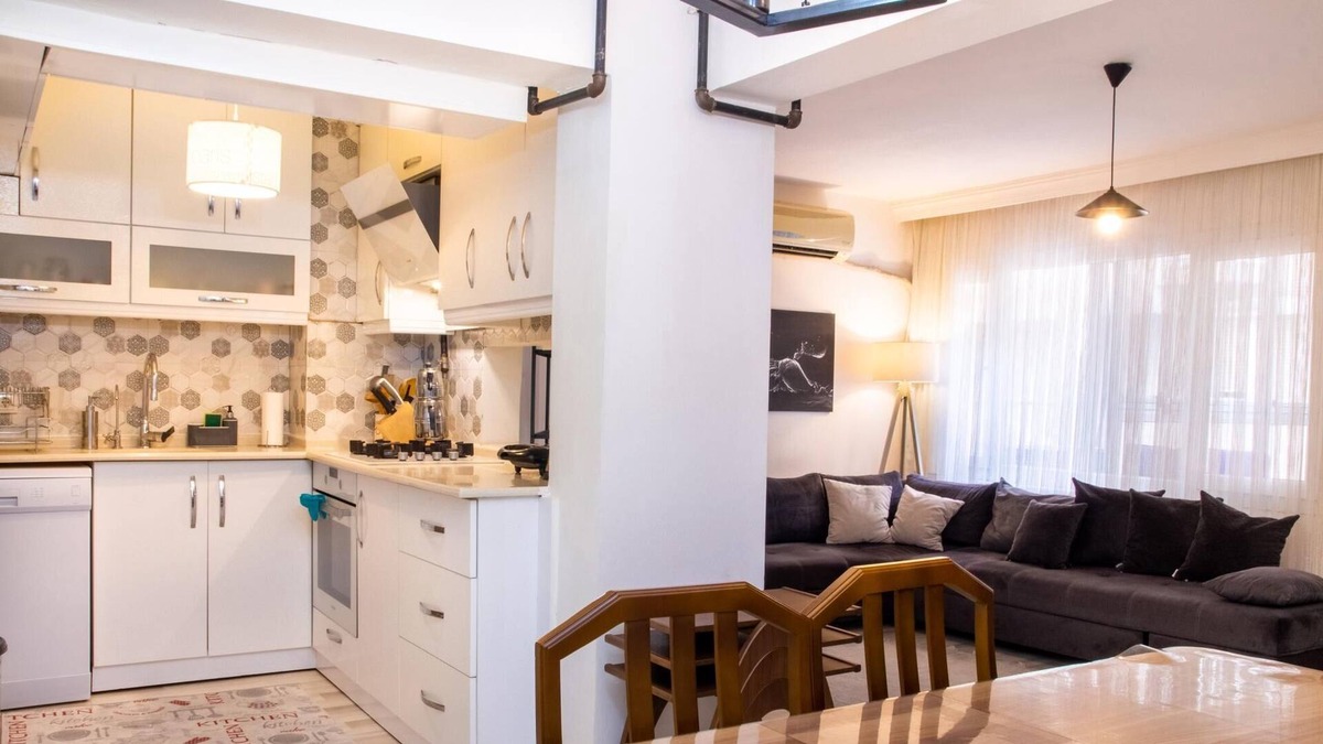 Konak Apartment | Chic and Convenient Flat in Izmir