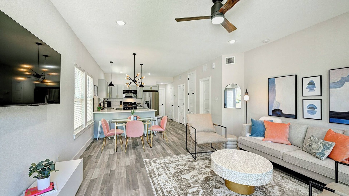 Northside Apartment | Chic and cozy 2-bedroom HTX apartment with Fast Wi-Fi, AC near Downtown Houston