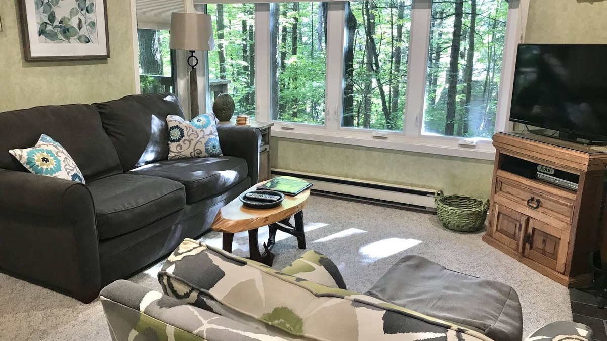 Maple City Condo | Chic and Cozy Condo