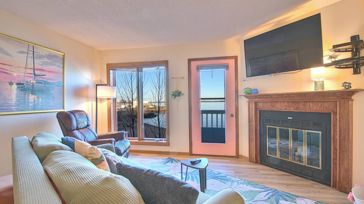 Bayfield Condo | Chic and Modern Beach Front Condo with Lake Views