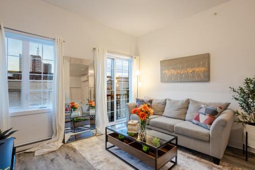 Griffintown Apartment | Chic and Spacious 3 Bedrooms in Griffintown
