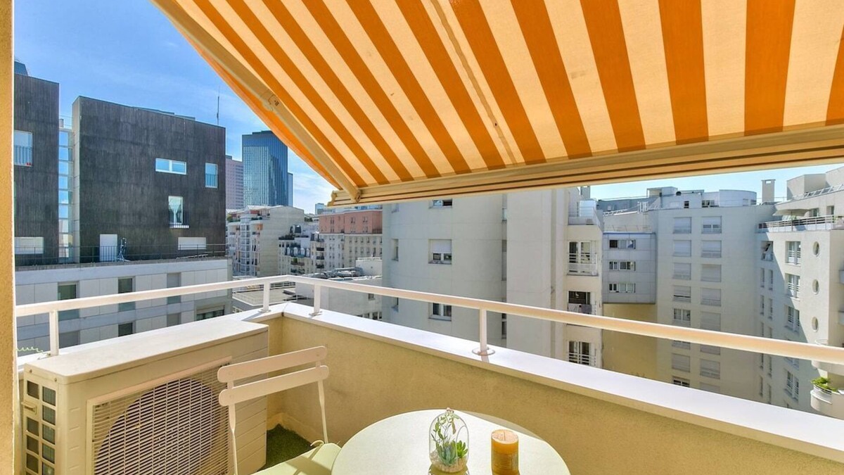Faubourg de l'Arche Apartment | Chic and spacious apart with parking