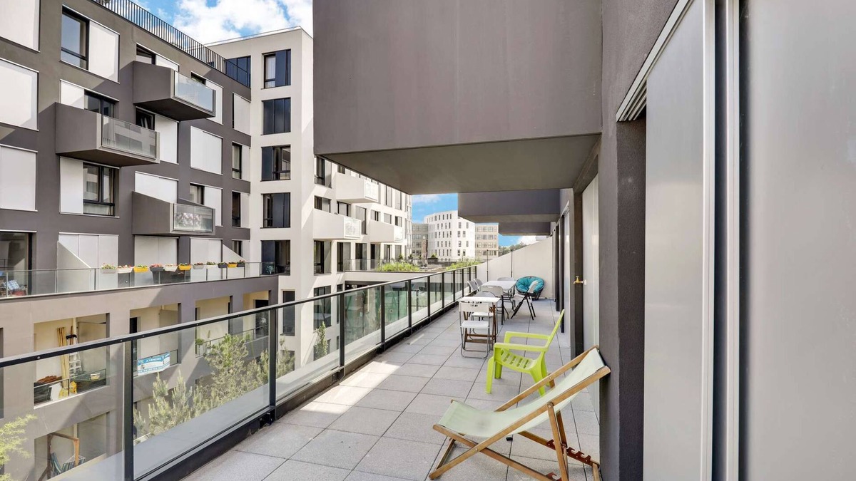 Palaiseau Apartment | Chic and spacious apart southern Paris