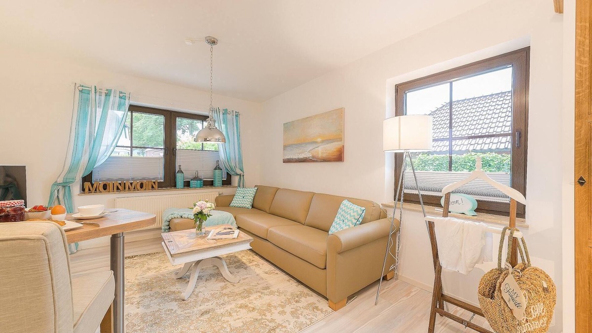 Zingst Apartment | Chic apartment with garden, terrace, sauna, bathroom and living/sleeping area