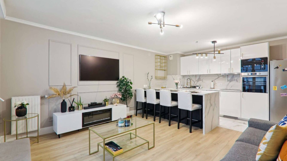 Argenteuil Apartment | Chic apart design with parking