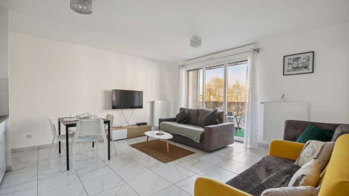 Ivry-port Apartment | Chic apart with balcony near Paris