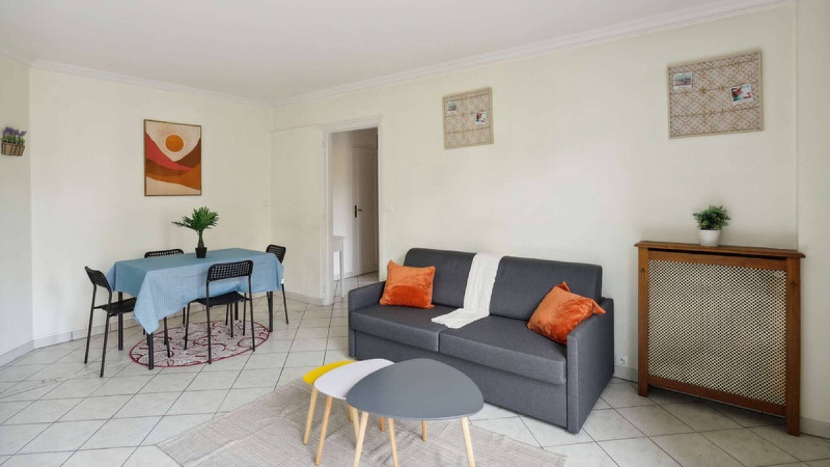 Chaville Apartment | Chic apart with parking
