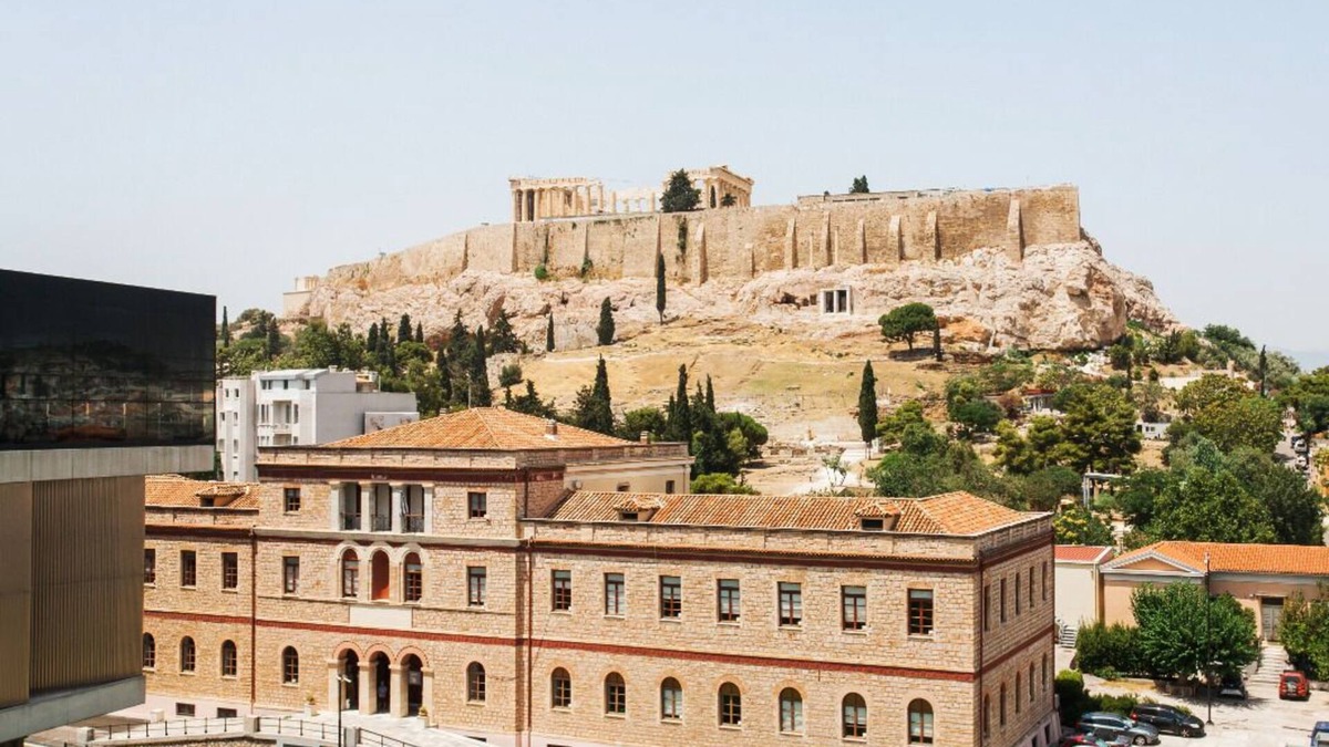 Makrigianni Apartment | Chic Apartment by the Acropolis Museum