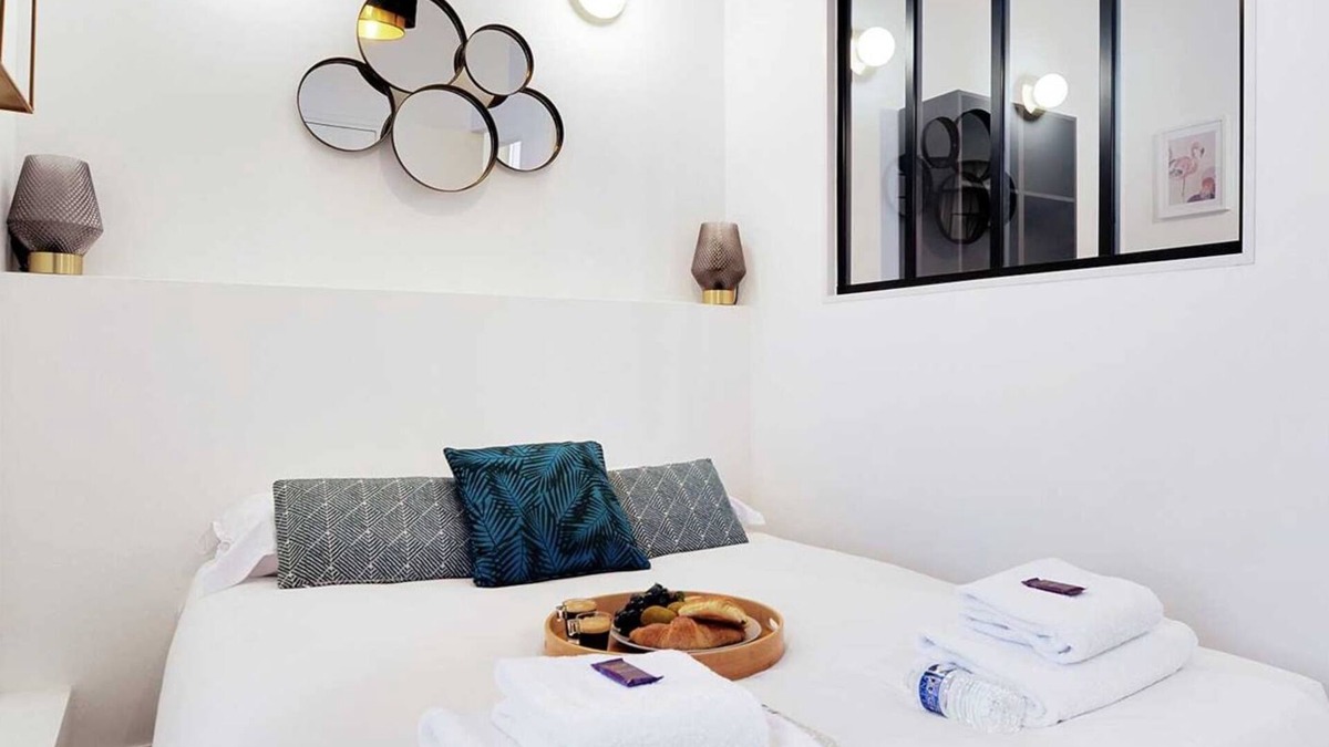 Charonne Apartment | Chic apartment in Paris for couple