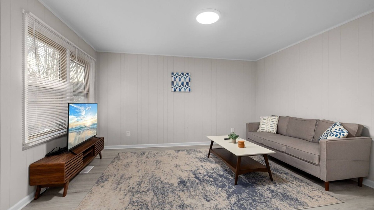 Durham Apartment | Chic Apartment Near Duke~Easy Access to Downtown & Dining Spots