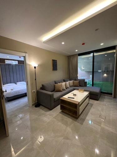 Al Swaifyeh Apartment | Chic Apartments For Rent ave0-1
