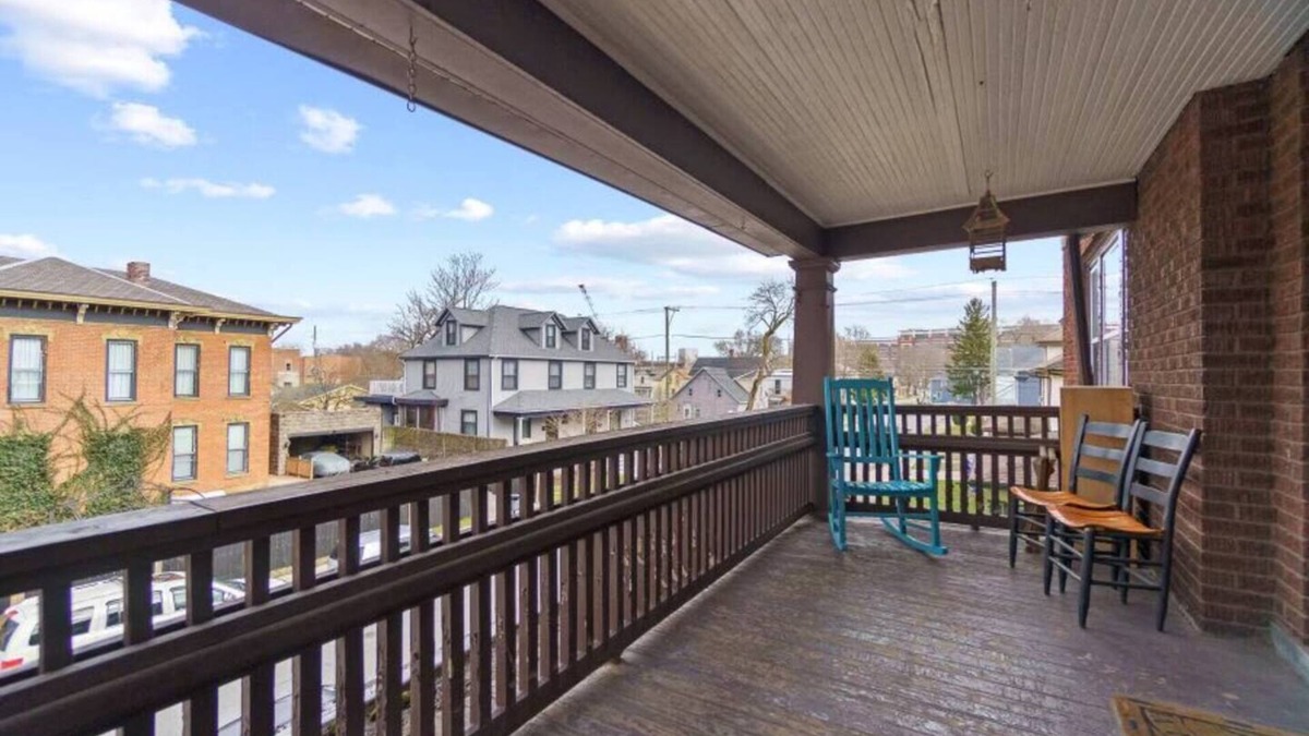 West Central Apartment | Chic Apt 5 blocks from Downtown w/Parking