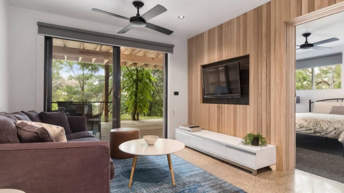 Rye Apartment | Chic Beach Studio - This chic two bedroom studio apartment nestled between the front and back beachs