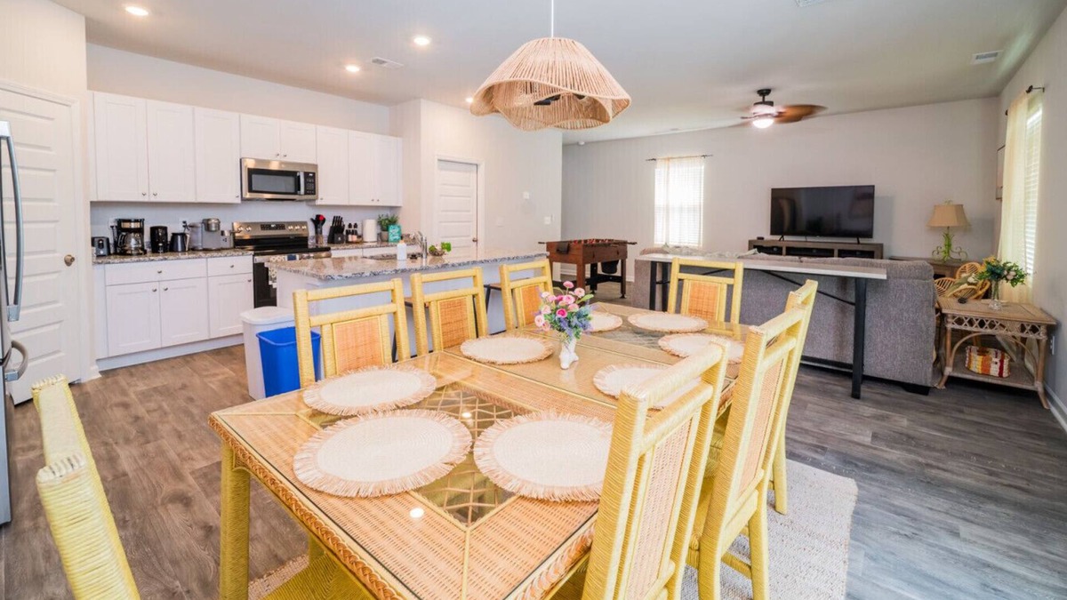 Sunset Beach House | Chic Boho 4BR Retreat w/ Doggie by Beach&Golf+BBQ