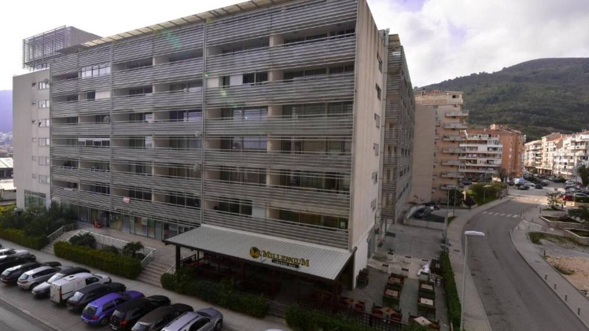 Rozino Apartment | Chic Budva City Retreat - Studio Apt with Balcony