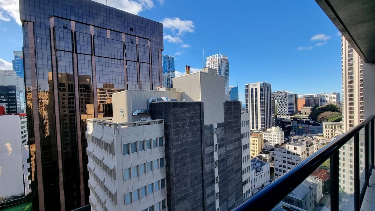Grey Lynn Apartment | Chic CBD Studio-Aircon-Wifi -Heated Pool