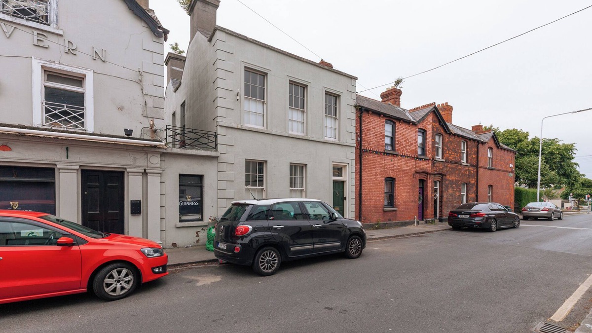 Ringsend Apartment | Chic & Characteristic 2BD House - Irishtown