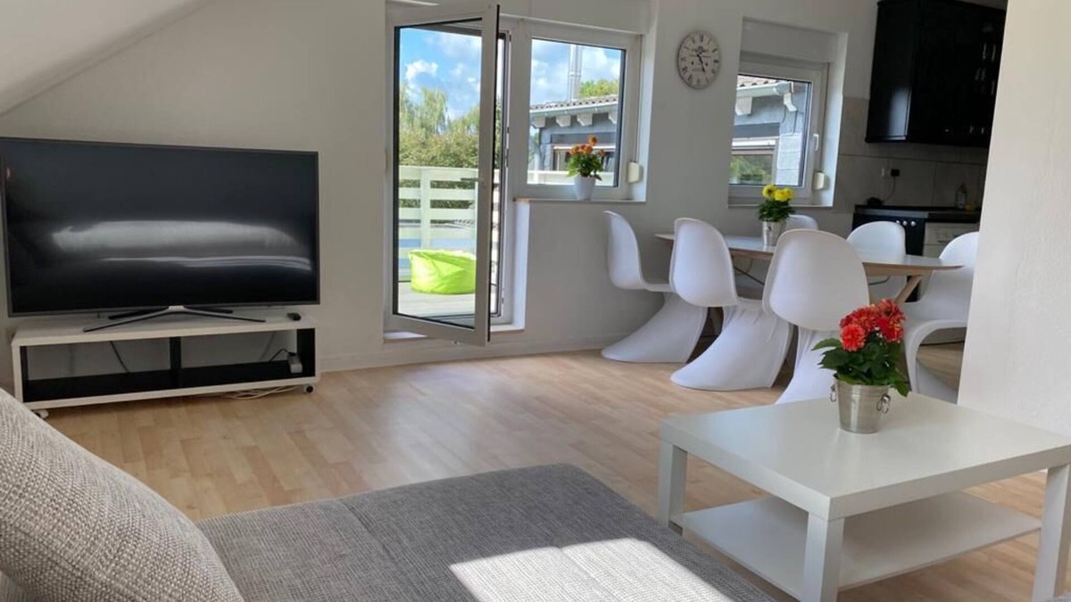 Rhein-Erft-Kreis District Apartment | Chic child-friendly apartment with balcony, barbecue PlayStation in Cologne Pulheim