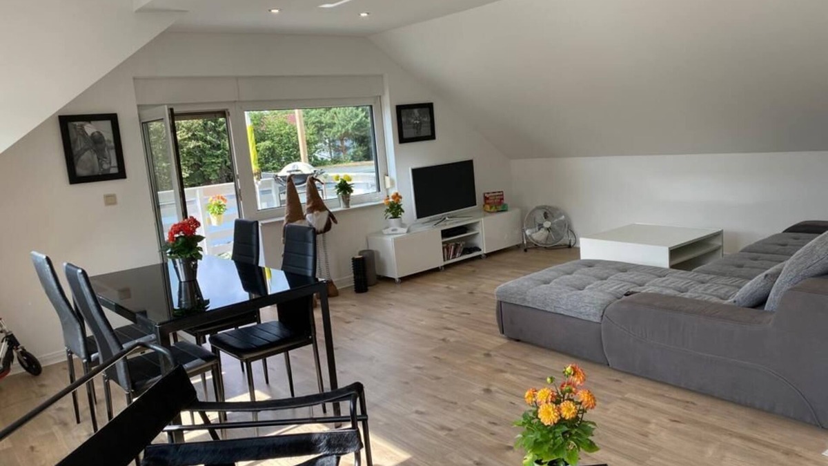 Rhein-Erft-Kreis District Apartment | Chic child-friendly apartment in Cologne Pulheim with balcony, barbecue, playground