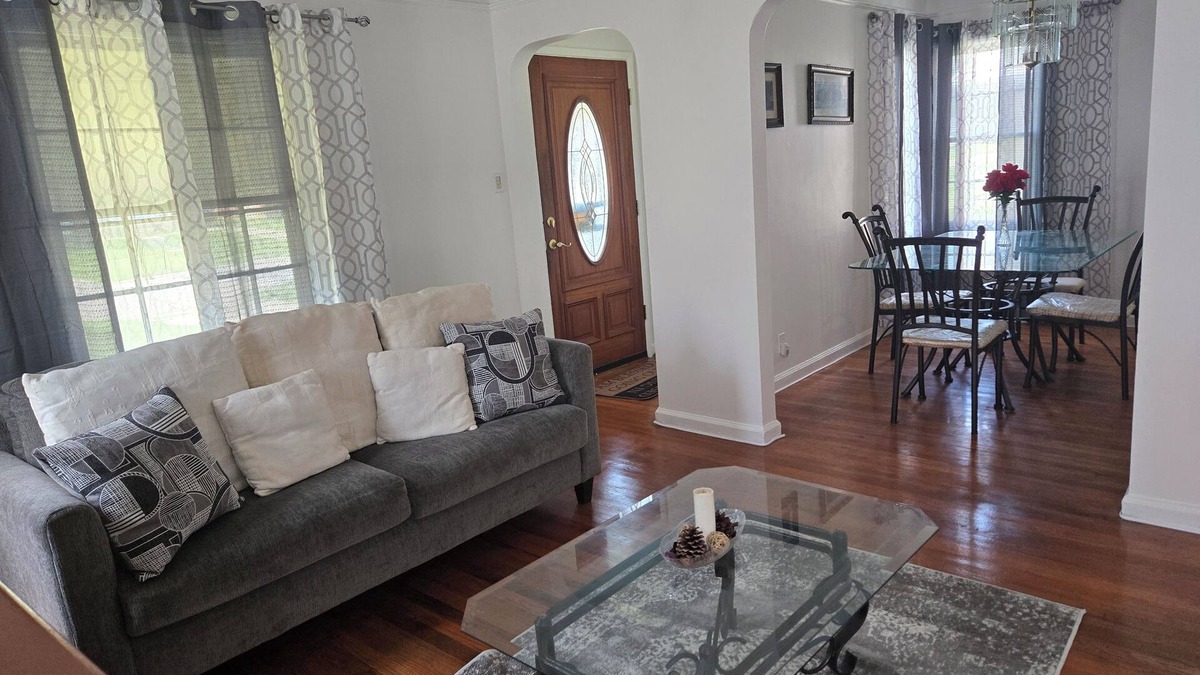 Detroit House | Chic City Charm Meets Comfort – Loaded with Amenities, A Great Family Getaway