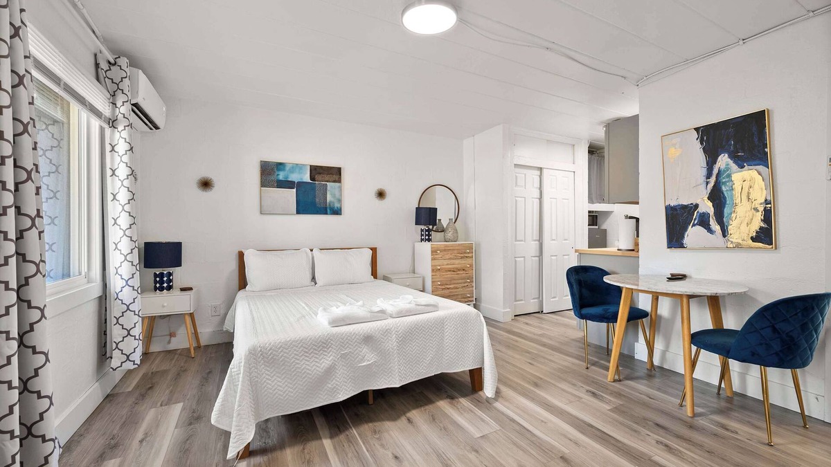 Near East Columbus Apartment | Chic City Retreat 93F
