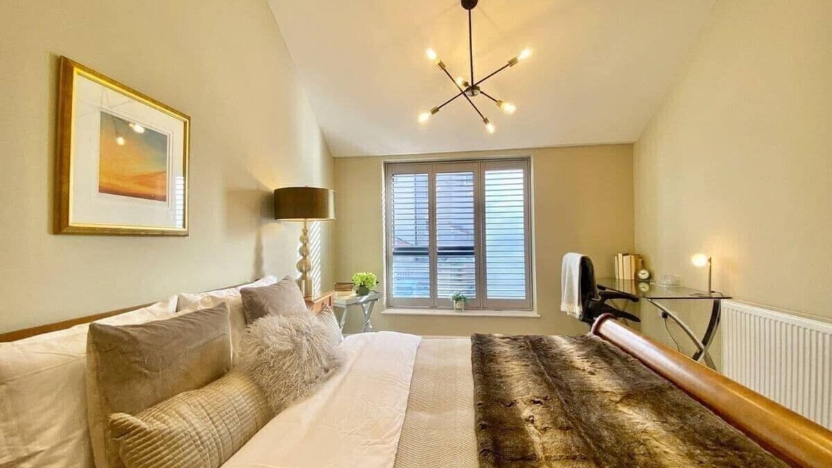 Cotham House | Chic Clifton Home – inviting décor & outdoor space