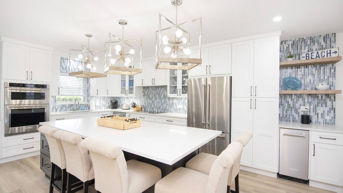 Savannah Condo | Chic Coastal Contemporary Condo Situated on Secluded Powder Sand Spotts Beach