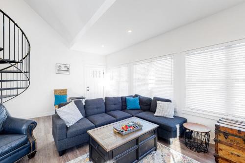 Arundel House | Chic Cottage