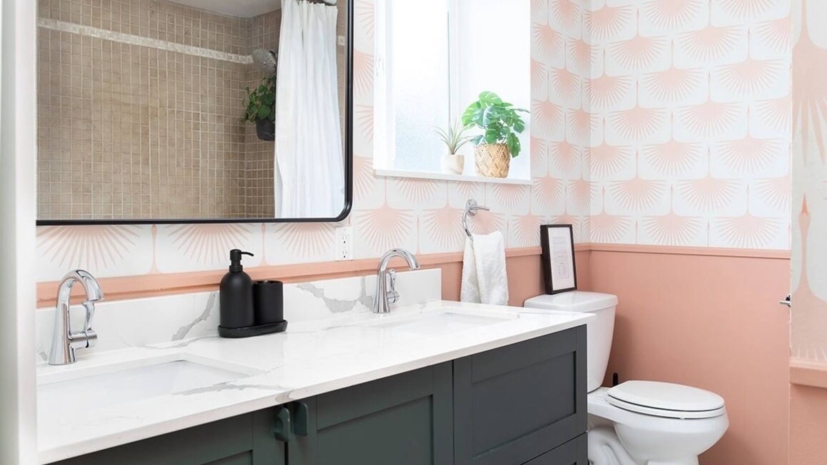 North Admiral Apartment | Chic & Cozy 2BR Walk to Ferry via Seattle & Dining Nearby