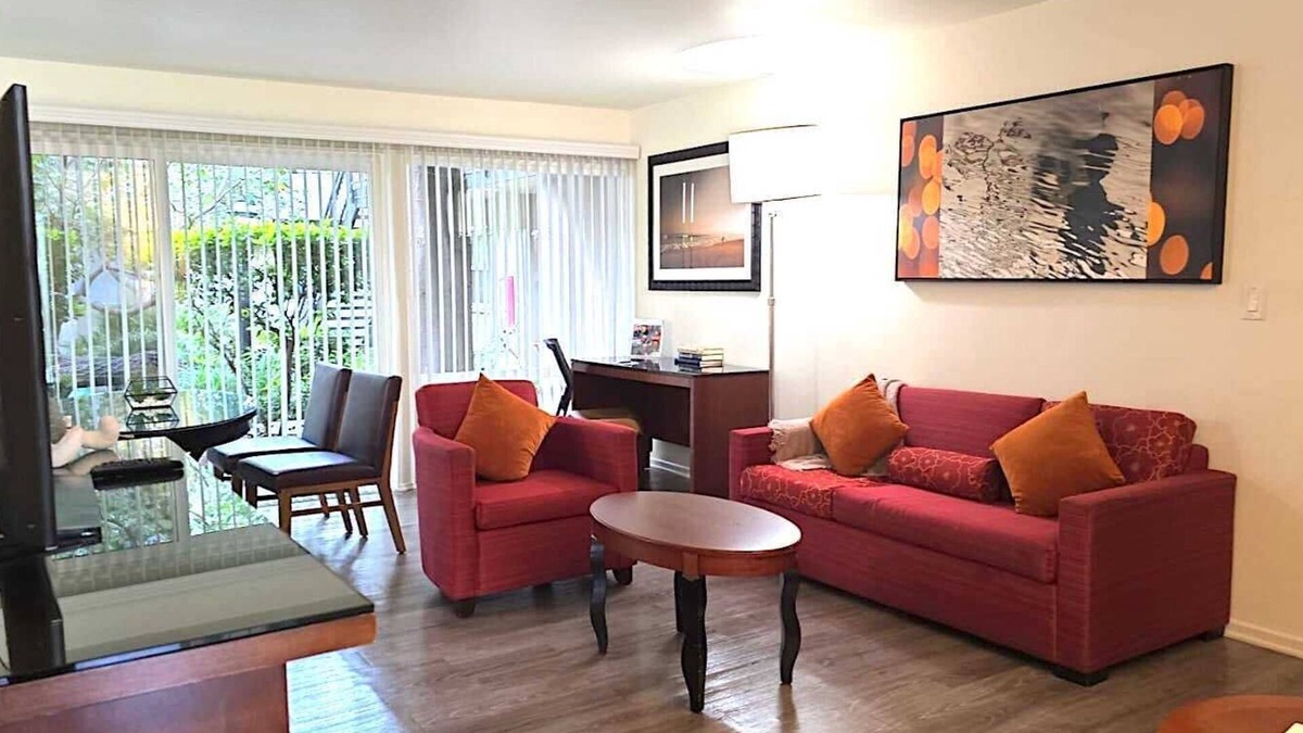 Westwood House | Chic & Cozy at Westpark Luxe – Complimentary Parking