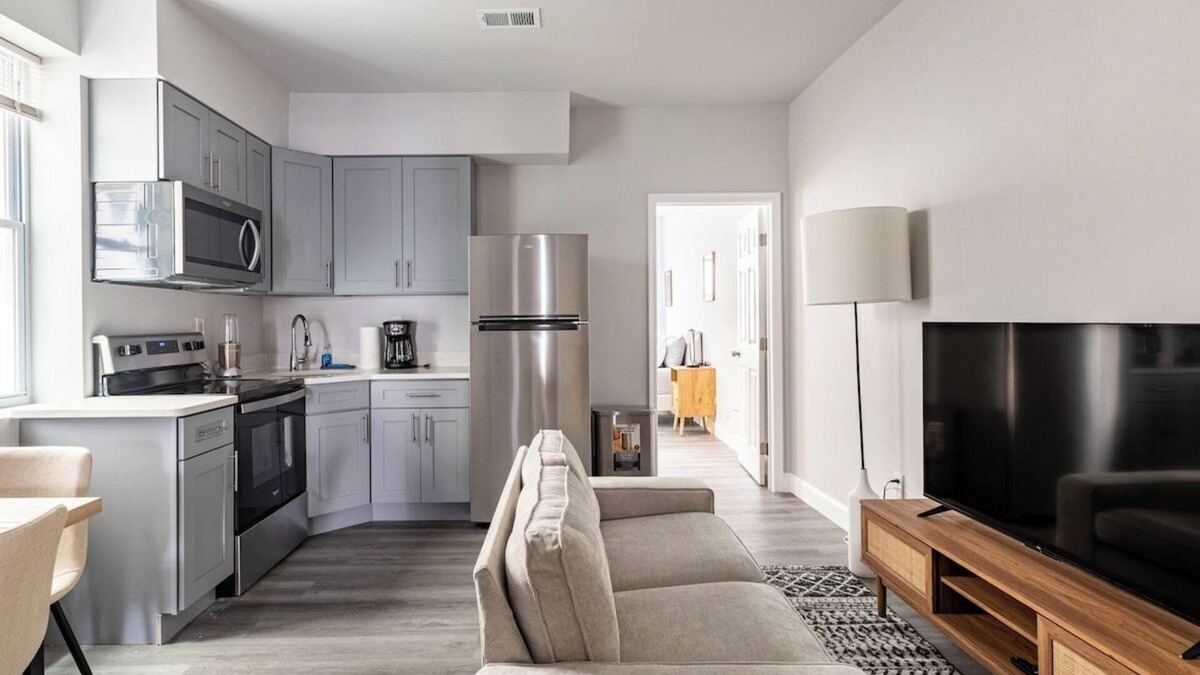 Passyunk Square Apartment | Chic & Cozy Philly Stay in City Center