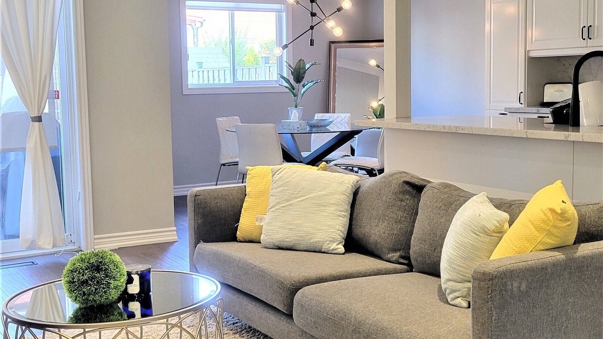 Lisgar House | Chic & Cozy Three Bedroom Home