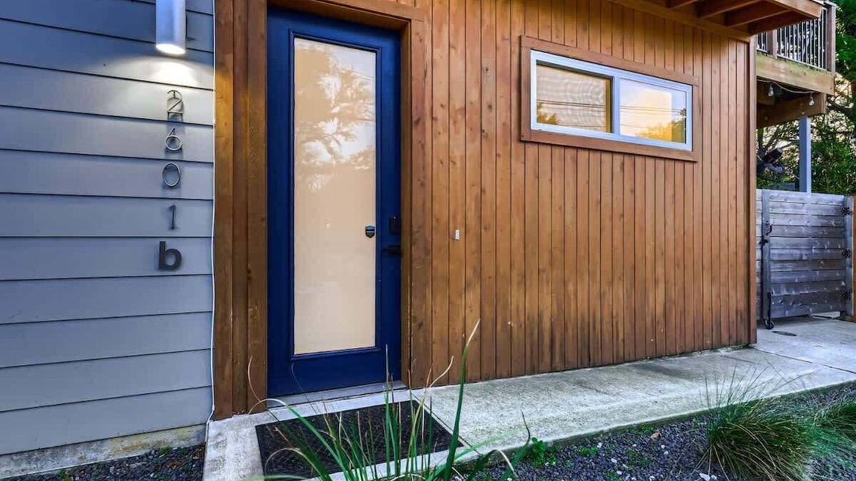 Govalle House | Chic East Austin Home-New-Walkable-Free Parking