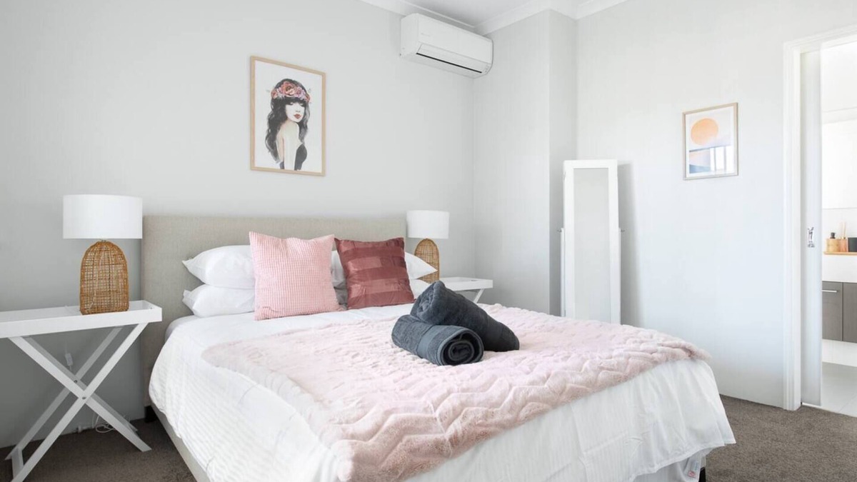 Attadale Apartment | Chic Exec 2bdr 2bath -River,FREO,Parking,AC