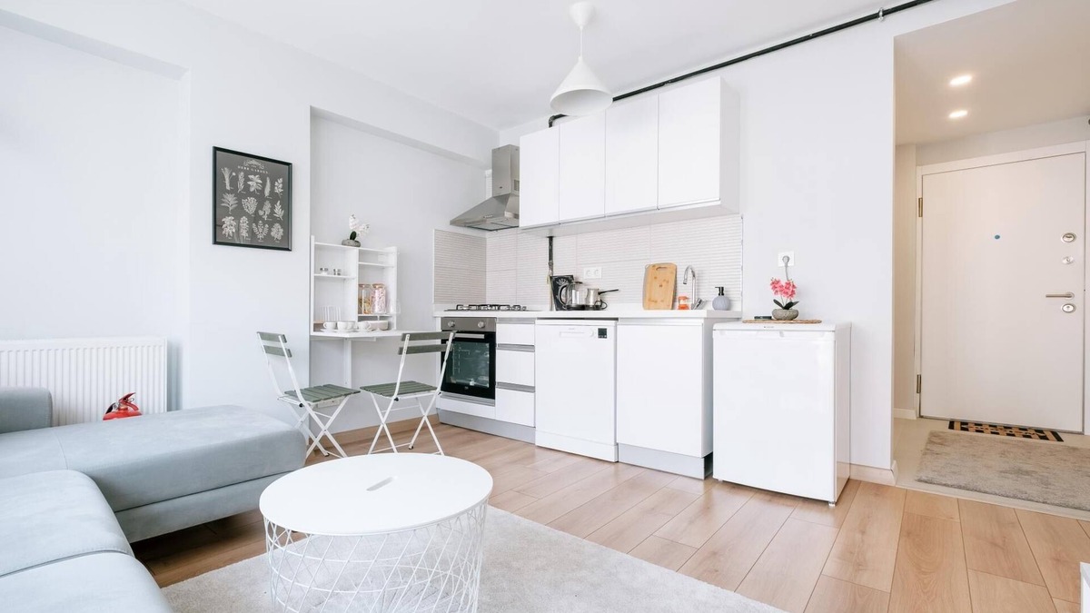 Moda Apartment | Chic Flat w Balcony 5 min to Moda Coast in Kadikoy