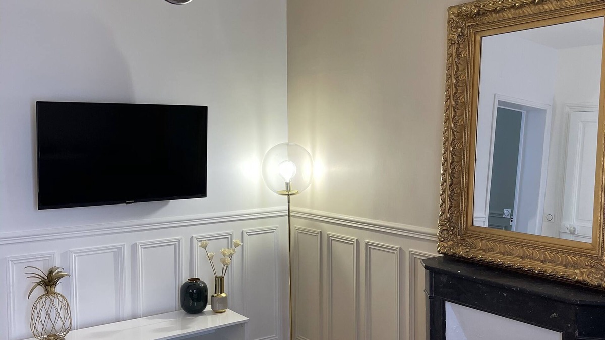 Choisy-le-Roi Apartment | Chic fully-equipped apartment near Orly and Seine - 15mins from Paris