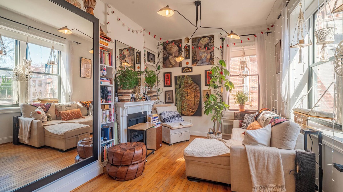 Dupont Circle Condo | Chic Global Condo- Indoor Fireplace- Pet-Friendly