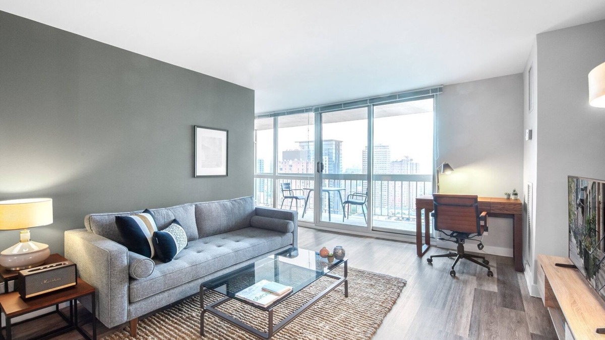 Rush and Division Apartment | Chic Gold Coast Convertible w/Lounge near Oak Street by Blueground
