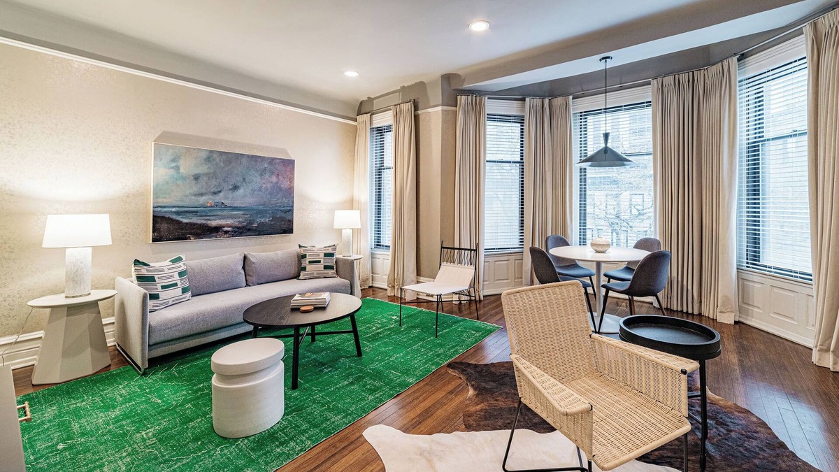 Gold Coast Apartment | Chic & Historic Apartment Steps from Mag Mile